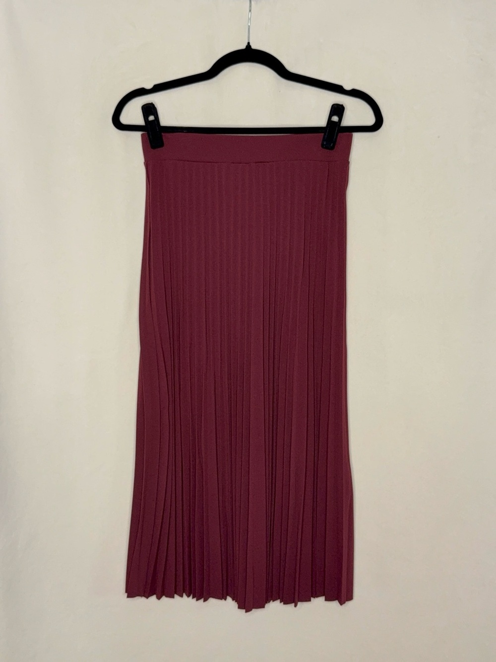 Pleated Midi Skirt in Deep Wine